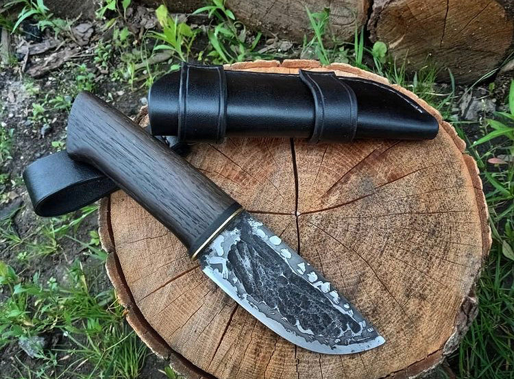 Forged engraved knife
