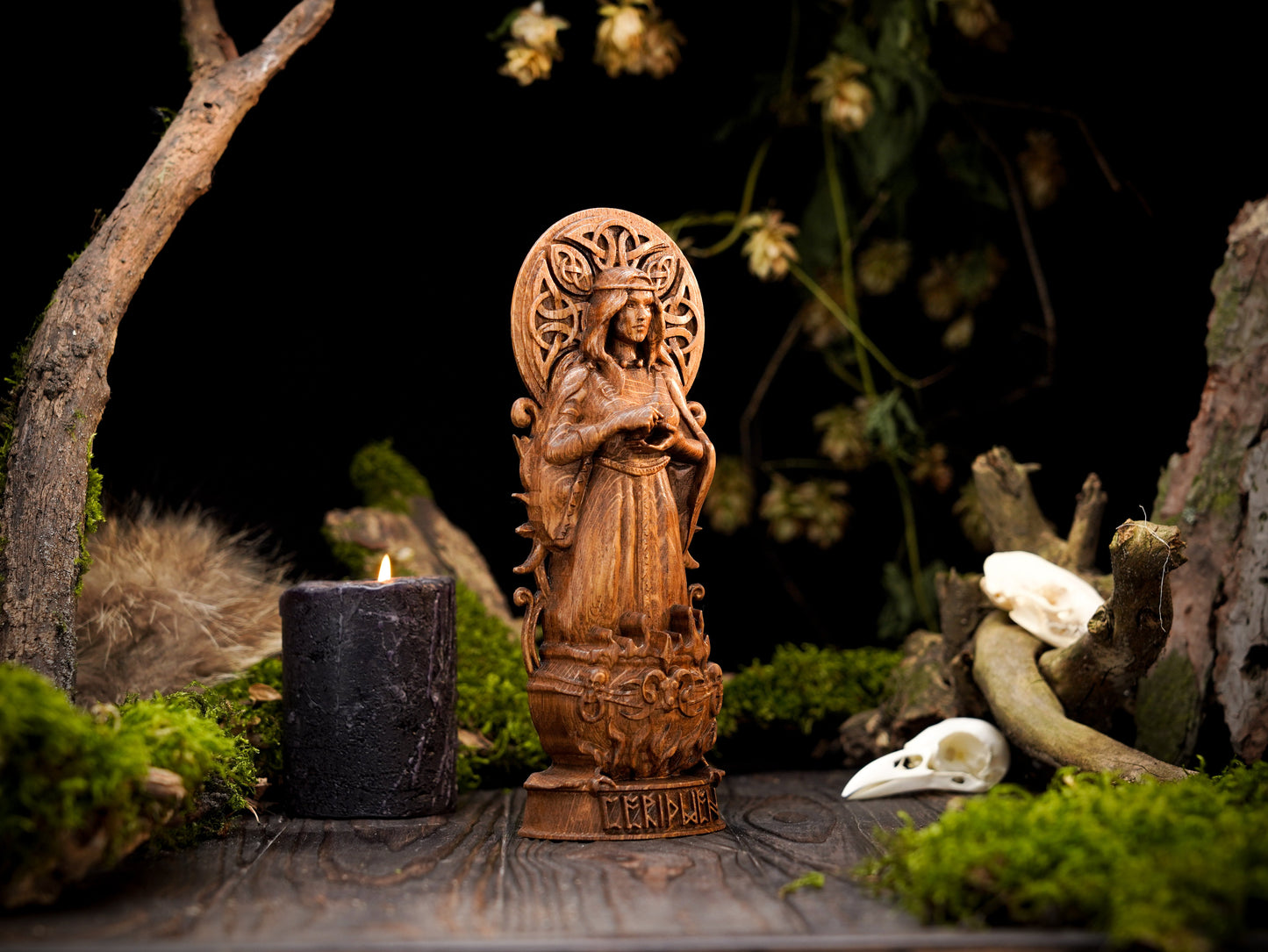 Oak Cerridwen Statue
