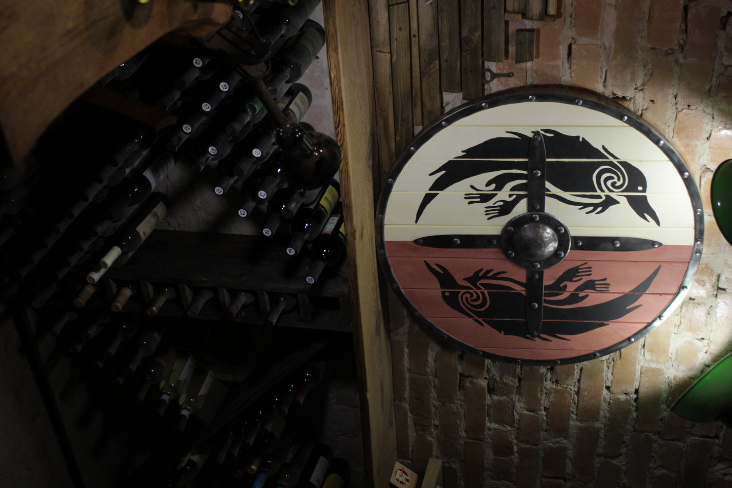Viking shield "Raven"