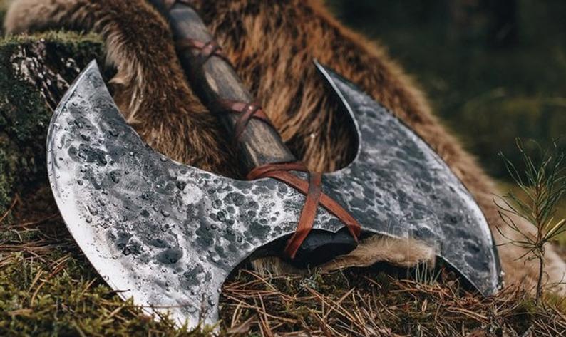 Double sided battle axe