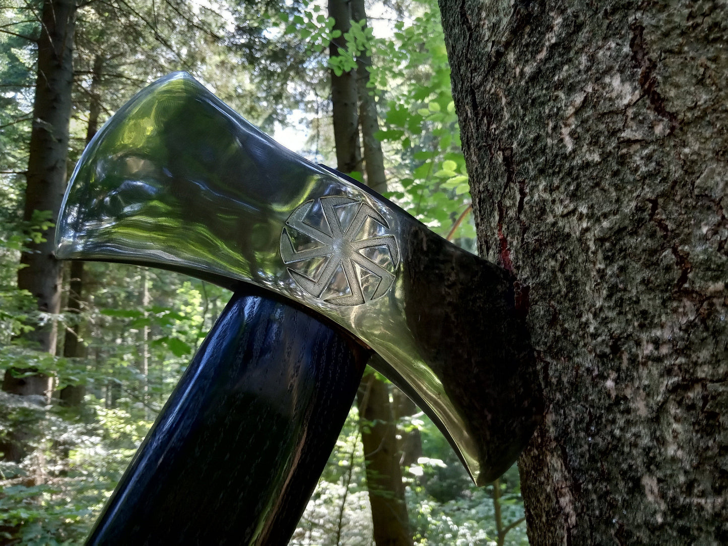 Two sided axe