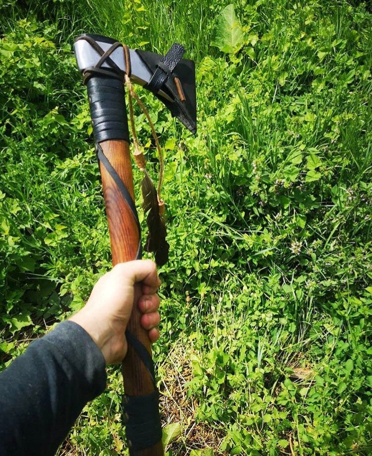 Hand forged tomahawk