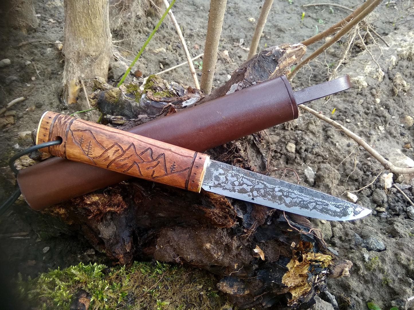Forged knife with etching