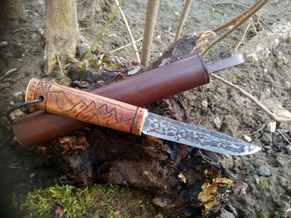 Forged knife with etching