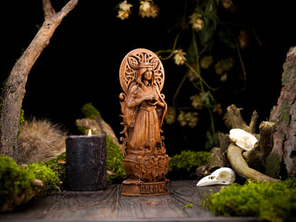 Oak Cerridwen Statue