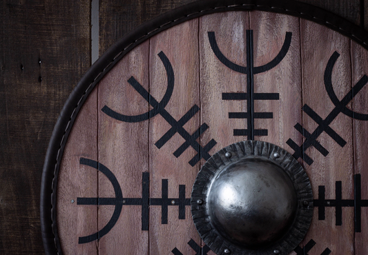 Round shield "Vegvisir"