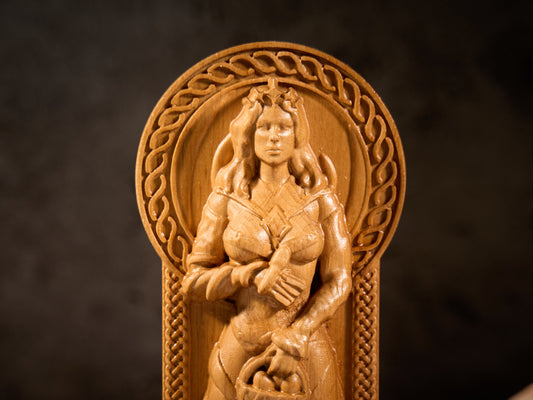 Oak Sirona Celtic statue