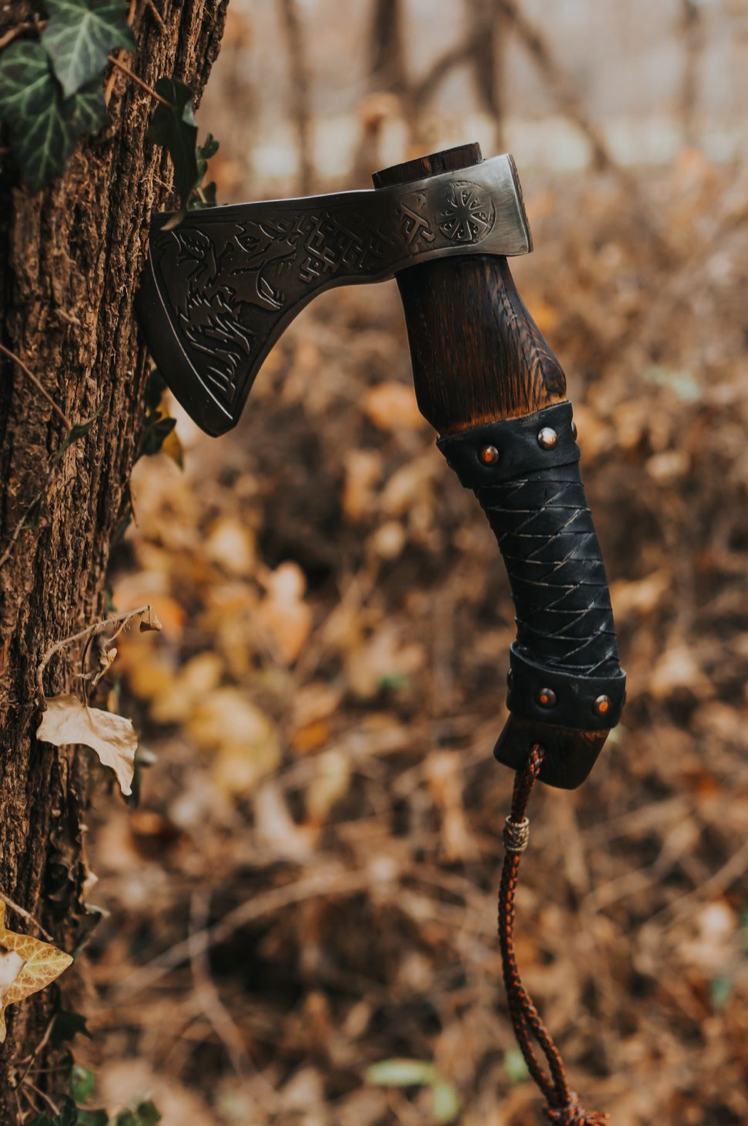 Fist axe -WOLF