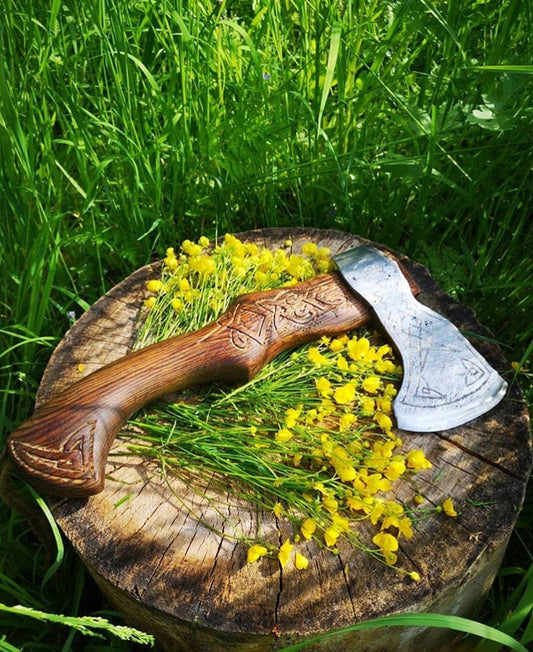 Engraved scandinavian axe