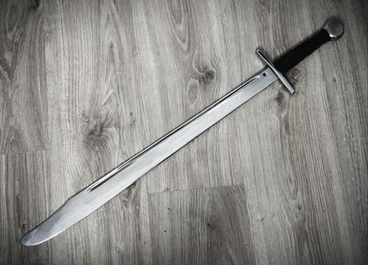 Battle ready falchion