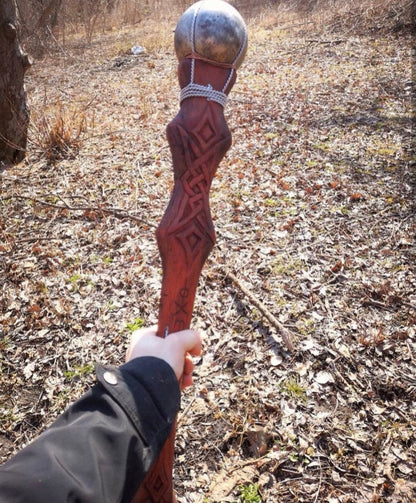 Two-handed scandinavian mace