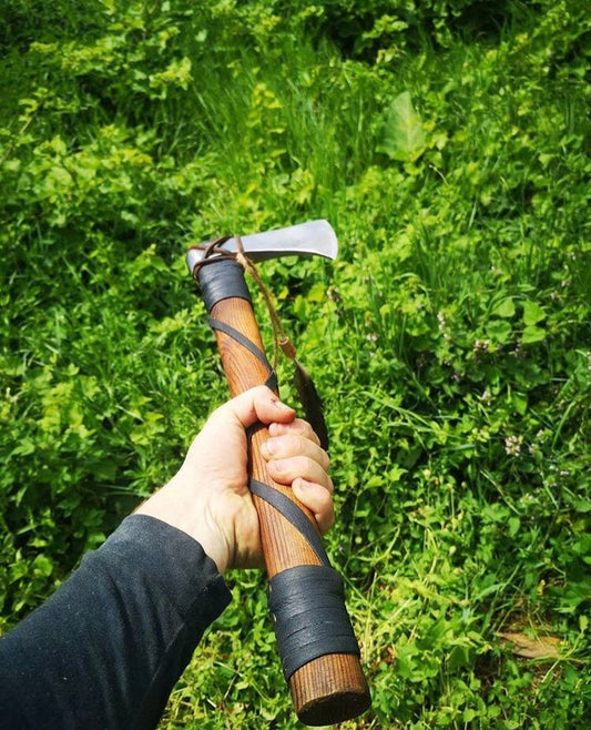 Hand forged tomahawk