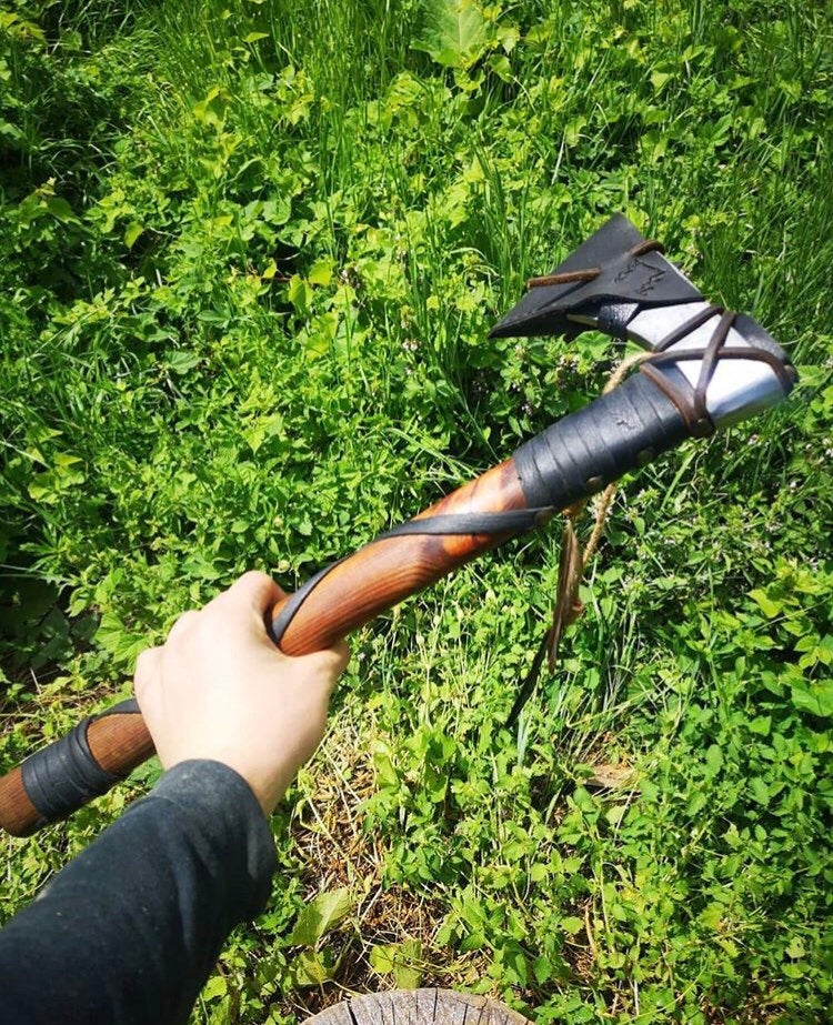 Hand forged tomahawk
