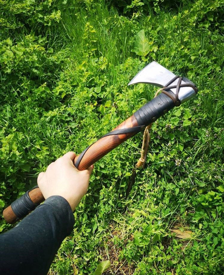 Hand forged tomahawk